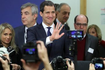 Selon un ministre vénézuélien, Juan Guaido se trouve dans l'ambassade de France à Caracas
