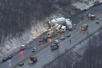 Spectaculaire accident sur une autoroute en Pennsylvanie : 5 morts