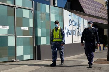 Sydney enregistre un nombre record de cas de Covid-19, le confinement s'étend