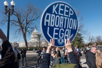 Texas, Kentucky, Ohio : ces États qui restreignent le droit à l'IVG au nom du Covid-19