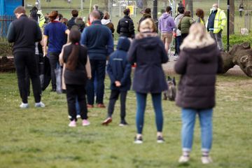 Tout juste déconfinée, l'Angleterre découvre des clusters du variant sud-africain