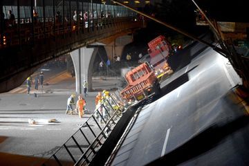 Trois morts dans l'effondrement spectaculaire d'un pont en Chine