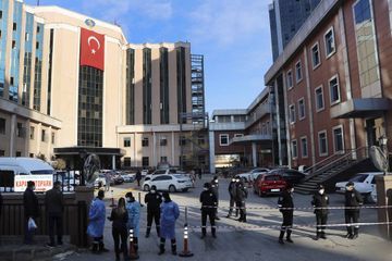 Turquie: le service Covid-19 d'un hôpital touché par un incendie qui fait neuf morts