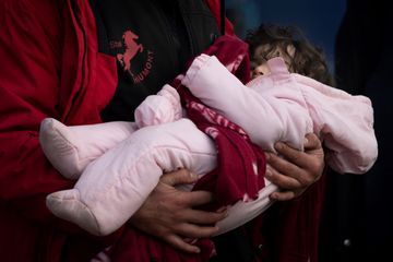 Un bébé parmi les premiers migrants à traverser la Manche vers le Royaume-Uni en 2022