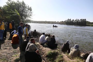 Un camion tombe dans le Nil, deux morts et huit disparus