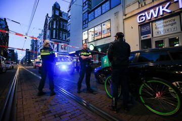 Un journaliste spécialiste des affaires criminelles grièvement blessé par balles à Amsterdam