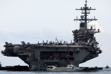 Un marin du porte-avions américain USS Theodore Roosevelt meurt du coronavirus