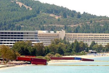 Une réserve d'explosifs découverte dans un hôtel de luxe en Grèce
