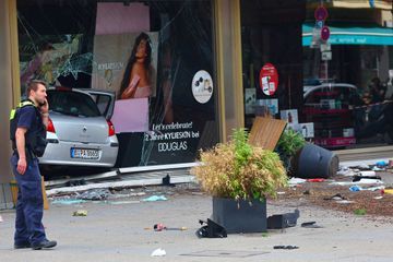 Une voiture percute des passants dans le centre de Berlin, un mort