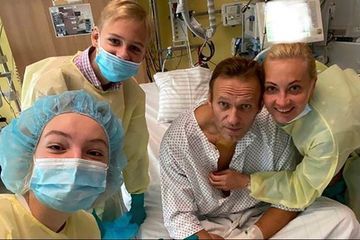 Victime d'un empoisonnement, Navalny se rétablit mais a 