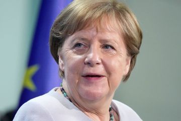 Covid-19: Merkel déplore l'absence de règles communes pour les voyages dans l'UE