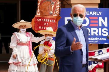 Visite en petit comité, discours masqué... Joe Biden en campagne