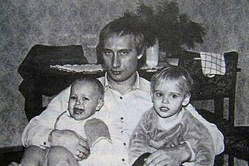 Vladimir Poutine, une famille fantôme