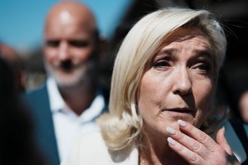 Accusations de détournement d'argent public européen: Le Pen dénonce «un coup fourré de l'UE»