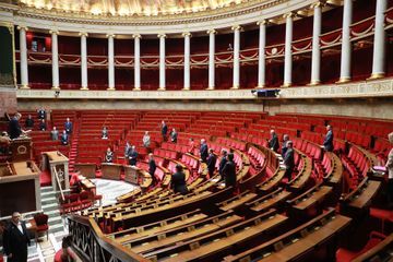 Ambiance grave à l'Assemblée pour une séance inédite à l'ère du coronavirus