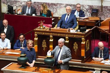 Assemblée : la gauche fustige la référence à l'Algérie française du doyen RN