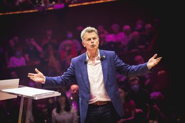 Au meeting de Fabien Roussel : protectionnisme, paix et pouvoir d'achat