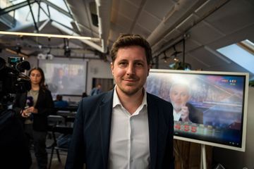 Législatives : au QG de la Nupes, la victoire modeste