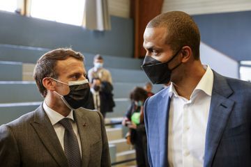 Aux côtés de Tony Parker, Emmanuel Macron veut faire de la France 