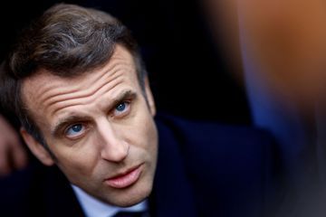 Avant son meeting à La Défense, Macron, un président «impopulaire mais mécaniquement approuvé»