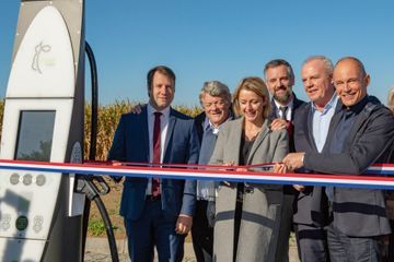 Barbara Pompili entourée d'énergies positives