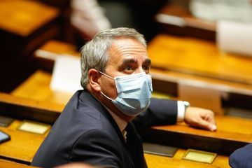 Covid-19: Bertrand accuse Macron de 