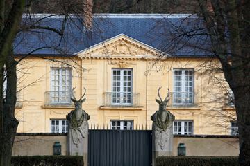 Dans les châteaux de la République