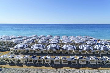 Des élus de gauche fustigent des discriminations à l'entrée de plages privées de la Côte d'Azur
