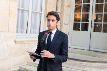 Drapeau UE à l'Arc de Triomphe : Gabriel Attal dénonce un «manège à trois» Pécresse, Zemmour, Le Pen