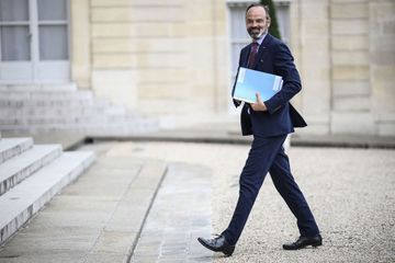 Edouard Philippe va être décoré par Emmanuel Macron mardi