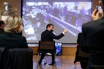 Emmanuel Macron au Cnes