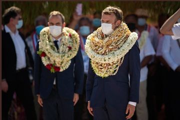 Aux Tuamotu, en Polynésie française, Macron inaugure le chantier d'un abri anti-cyclonique