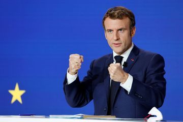 Emmanuel Macron n'annonce pas sa candidature mais déplore «les vents mauvais»