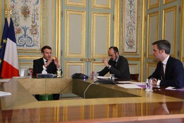 Emmanuel Macron nie les tensions avec Edouard Philippe