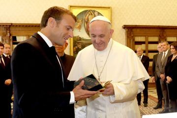Emmanuel Macron reçu par le pape François le 26 novembre à Rome