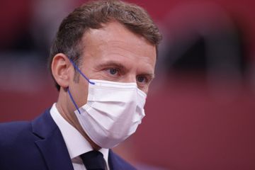 Emmanuel Macron rend hommage au prêtre tué en Vendée