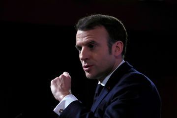 Emmanuel Macron soutient Mila et réaffirme le 