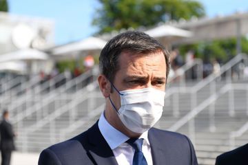 Face au variant Delta, Véran met en garde contre tout relâchement