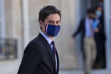 Gabriel Attal défend le macronisme, 