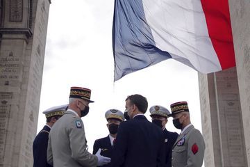 Généraux: les coulisses de la fronde