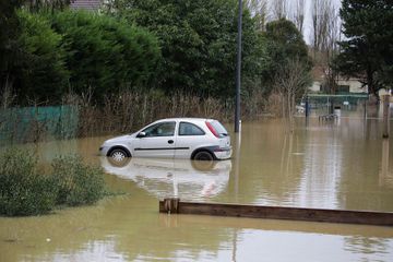 Inondations: Castex veut que l'état de catastrophe naturelle soit déclaré rapidement
