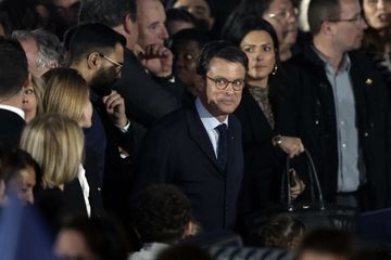 L'ancien Premier ministre Manuel Valls au premier rang pour la réélection d'Emmanuel Macron