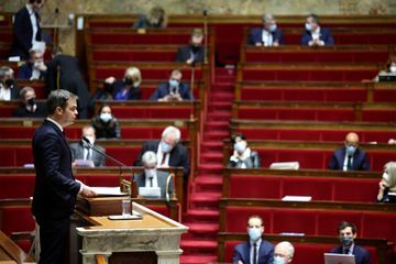 L'examen du pass vaccinal à l'Assemblée suspendu dans la nuit