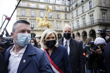 Marine Le Pen estime que la réélection de Macron conduirait au 