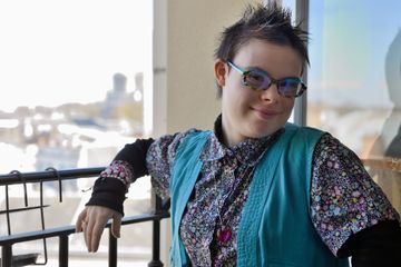 Le bel engagement d'Eléonore Laloux, candidate aux municipales et trisomique
