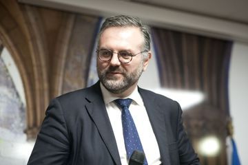 Le député LREM Romain Grau insulté et frappé par des manifestants anti-pass