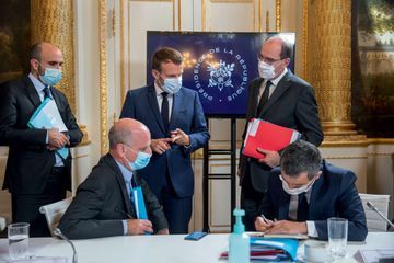 Darmanin ajuste la riposte, Blanquer planche sur la rentrée