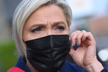 Le Pen dénonce 