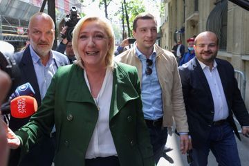 Législatives : Marine Le Pen lance sa campagne et attaque Mélenchon le «fou du roi»