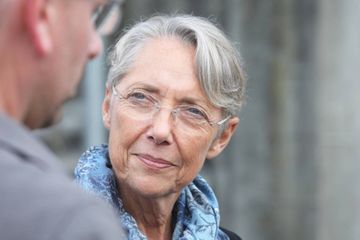 Les ministres battus aux législatives devront démissionner
